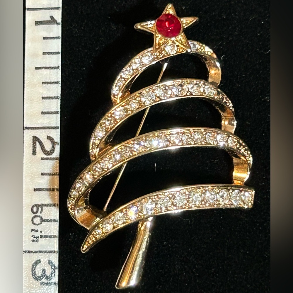 Rhinestone And Gold Tone Christmas Tree Brooch